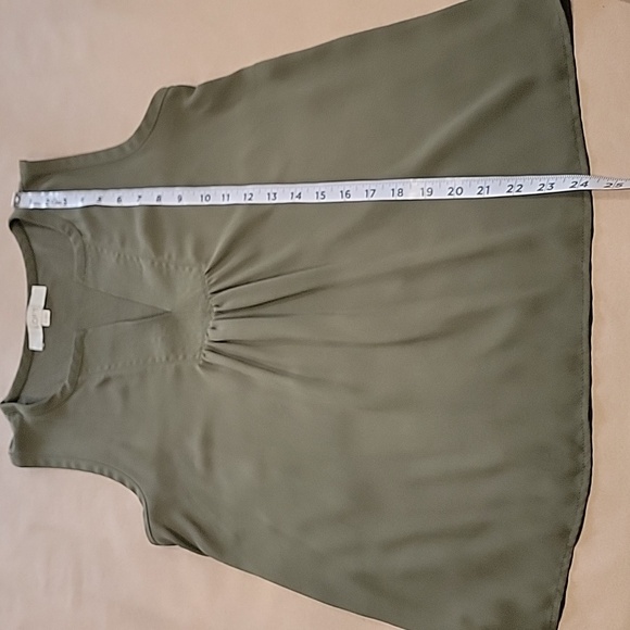 LOFT Size XS Olive Green Split Neck Mixed Media Sleeveless Blouse - Picture 9 of 12